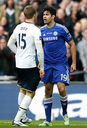 Dyer lời qua tiếng lại với Costa