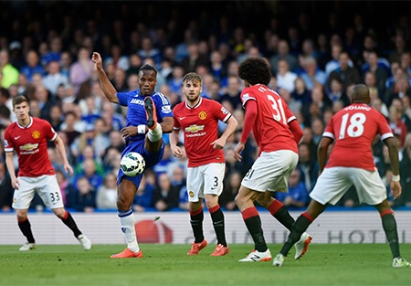 Nhìn lại trận chiến giữa Chelsea với MU - 6 Drogba vô hại trước hàng thủ của MU