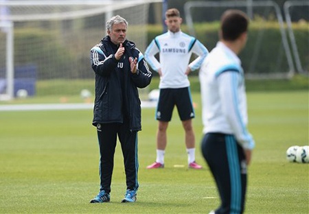 Mourinho "hò hét" học trò trên sân tập - 8 Mourinho muốn học trò thực hiện đúng ý đồ chiến thuật được vạch ra