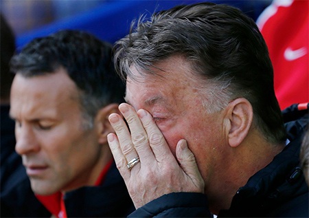 90 phút ê chề của MU tại Goodison Park - 7 Van Gaal chỉ còn biết ôm mặt trước thái độ thi đấu thờ ơ của học trò