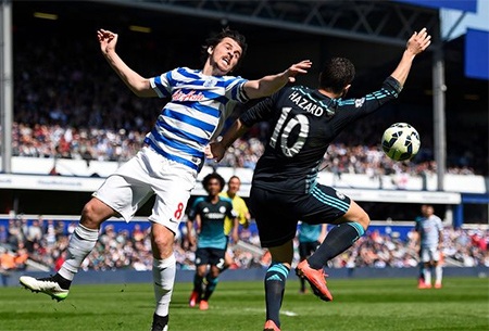 Nhìn lại trận derby khổ cực của Chelsea - 11 Barton trong pha tranh bóng với Hazard