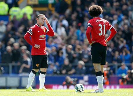 90 phút ê chề của MU tại Goodison Park - 8 Hai cựu cầu thủ Everton giờ đây đang thi đấu cho MU phải tiến hành giao bóng lại