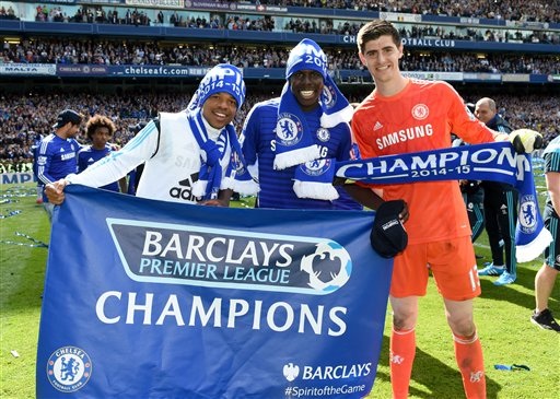 Chelsea rạng ngời trong ngày đăng quang - 1 Remy, Zouma và Courtois, những người lần đầu tiên vô địch Premier League