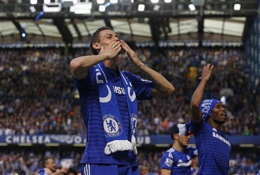 Chelsea rạng ngời trong ngày đăng quang - 3 Các cầu thủ Chelsea vô cùng phấn khích với chức vô địch sớm ba vòng