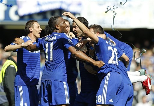 Chelsea rạng ngời trong ngày đăng quang - 7 Hazard ăn mừng cùng Fabregas