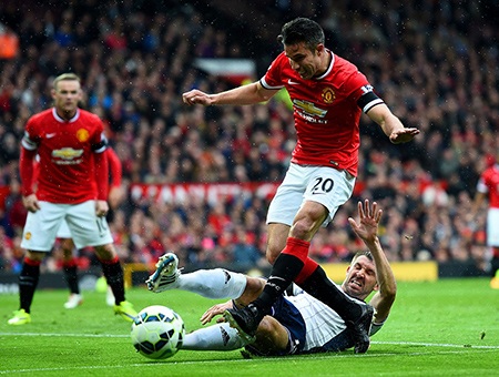 90 phút thất vọng của MU tại Old Trafford - 10 Olson và Fellaini, những cầu thủ to lớn tranh bóng với nhau