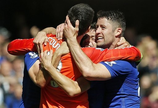 Chelsea rạng ngời trong ngày đăng quang - 8 Cahill chia vui cùng với các đồng đội