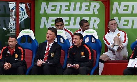 Chiến thắng mang "con tim vui trở lại" của Man Utd - 12 Rooney phải rời sân ở cuối hiệp một
