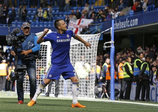 Chelsea rạng ngời trong ngày đăng quang - 11 Niềm phấn khích của Terry