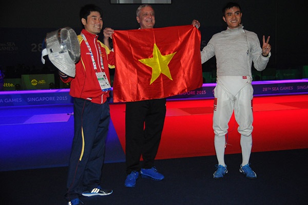 <b style=mso-bidi-font-weight:
normal>An An