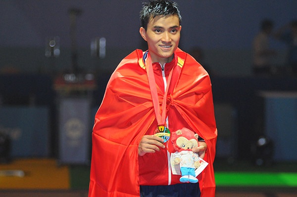 <b style=mso-bidi-font-weight:
normal>An An