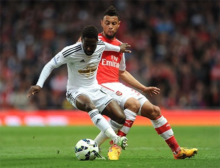 Swansea vừa gây bất ngờ bằng chiến thắng trên sân của Swansea