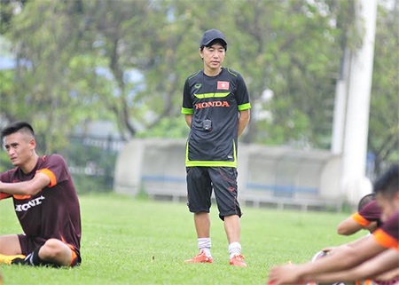 HLV Miura: “Tôi muốn bảo vệ Công Phượng” - 6 Hiện tại, HLV Miura đang kiêm nhiệm cả đội tuyển quốc gia và U23