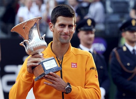 Djokovic lần thứ tư vô địch Rome Masters - 1 Djokovic lần thứ 4 vô địch ở Rome, trước đó anh lên ngôi năm 2014, 2011, 2008