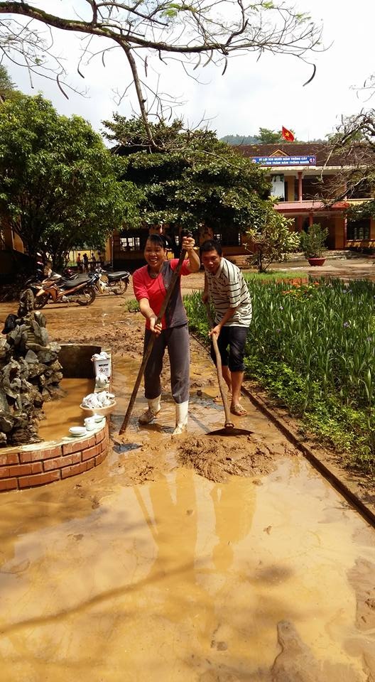 Nhiều trường học ở miền Trung thiệt hại nặng nề sau lũ - 5 Nhiều trường học ở miền Trung thiệt hại nặng nề sau lũ - 5