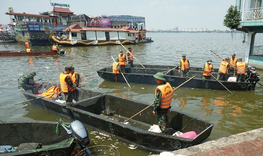 Hà Nội tạm dừng hoạt động bến thủy nội địa, nhà nổi Hồ Tây - 1 Hà Nội tạm dừng hoạt động bến thủy Hồ Tây do không đảm bảo điều kiện (Ảnh: Hữu Nghị)