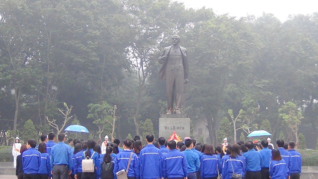 Lãnh đạo Hà Nội dâng hoa tưởng niệm tại Tượng đài Lenin - 5