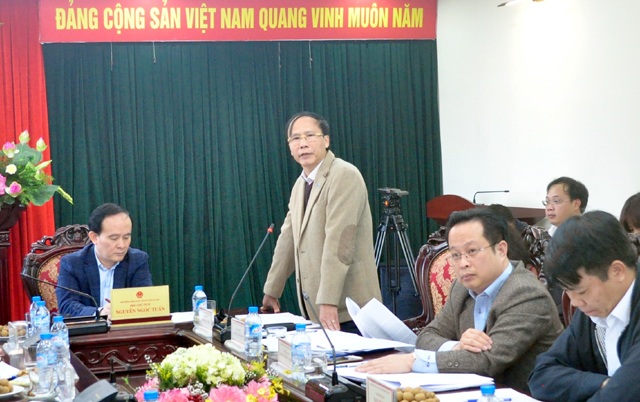Ông Nguyễn Hoài Nam - Trưởng ban Pháp chế HĐND TP Hà Nội trả lời báo chí những vấn đề liên quan đến vụ cháy quán karaoke trên đường Trần Thái Tông