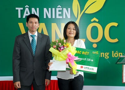 Hơn 100 giải thưởng từ “Tân niên vạn lộc” đã có chủ - 1
