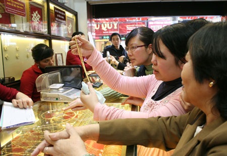 Giá vàng giảm nhẹ - 1