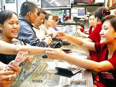 Giá vàng giảm sâu, sức mua yếu