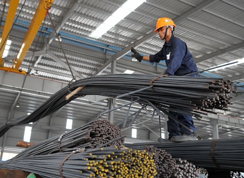 "Hà hơi, thổi ngạt" để cứu doanh nghiệp - 1 Hàng loạt doanh nghiệp thép khó khăn (ảnh minh họa).