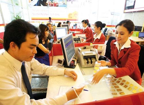 Vàng lại đảo chiều đi xuống - 1 Giá vàng trong nước giao dịch ở dưới mốc 47,4 triệu đồng/lượng.