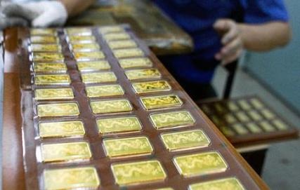 Vàng ơi là… vàng! - 1 Năm 2013 và những năm tới, sức hấp dẫn của vàng có lẽ không
còn nữa