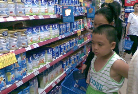 Bộ Tài chính yêu cầu 6 doanh nghiệp báo cáo giá sữa - 1 Giá sữa sẽ được kiểm soát chặt trong thời gian tới?