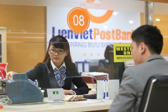 Đến với LienVietPostBank, khách hàng sẽ nhận được nhiều chương trình khuyến mãi hấp dẫn.