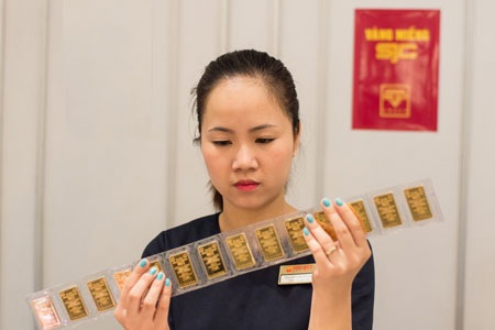 Bán gần hết 20.000 lượng vàng chào thầu - 1 Vàng Nhà nước vẫn hút khách.