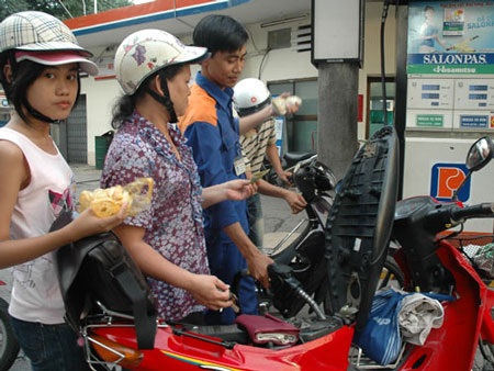 Xăng dầu lại báo lỗ - 1 Giá xăng dầu đang lỗ (ảnh minh họa).