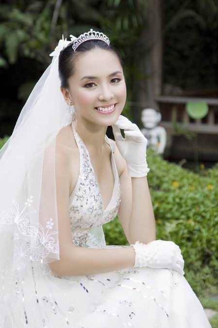 Á hậu Dương Trương Thiên Lý bất ngờ thành cổ đông lớn ngân hàng - 1 Á hậu Dương Trương Thiên Lý bất ngờ nắm gần 15 triệu cổ phần NamABank.