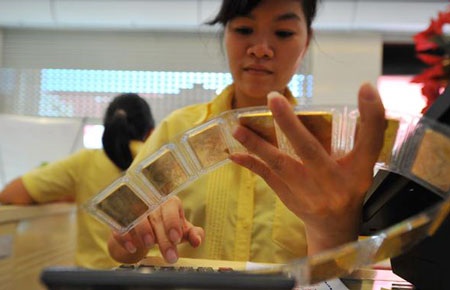 "Vàng Nhà nước" tiếp tục hút hàng trong lần đấu thầu thứ 4 - 1 Giá vàng SJC vẫn cao ngất ngưởng so với thế giới (ảnh minh họa).