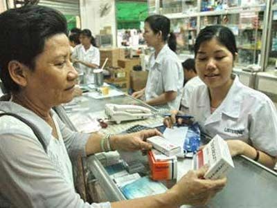 “Giá thuốc là máy bay trực thăng không có chỗ đỗ” - 1 Giá thuốc tăng vù vù, giảm nhỏ giọt (ảnh minh họa).