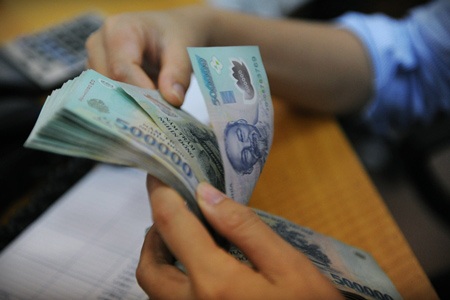 Tín dụng Việt Nam đồng tăng 4,57% - 1 Ngân hàng chính thức được lùi thời hạn phân loại nợ, trích lập dự phòng rủi ro thêm 1 năm.