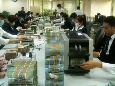 Lãi suất tiết kiệm tiếp tục giảm “sốc” - 1 Ngân hàng đang thừa tiền để cho vay (ảnh: An Hạ).