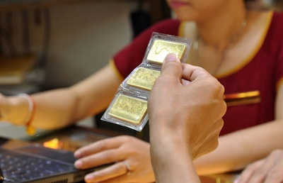 Chào bán tiếp 26.000 lượng vàng “Nhà nước” - 1 Thêm 1 tấn vàng được chào bán ra thị trường.