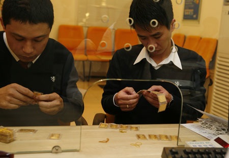 Tiếp tục đấu thầu 1 tấn vàng vào sáng mai - 1 Chào thầu tiếp 1 tấn vàng vào sáng mai (ảnh: An Hạ).