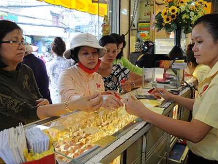 Thanh tra hoạt động kinh doanh vàng miếng - 1 Người dân được bảo vệ khi mua bán vàng đúng nơi quy định (ảnh minh họa).