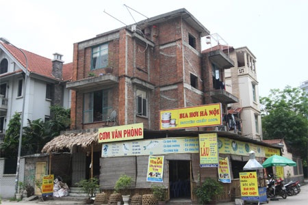 Chính phủ: “Tình trạng lãng phí chưa ngăn chặn được” - 2 Tận thu từ... biệt thự bỏ hoang.