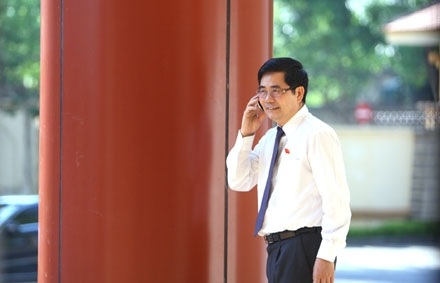 Bộ trưởng Cao Đức Phát trong giờ giải lao.