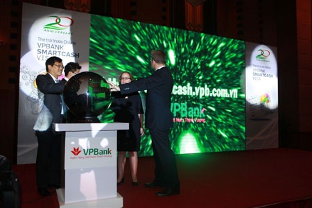 Lễ ra mắt Thẻ trả trước Online - VPBank Smartcash Visa.