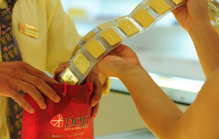 Sáng mai, đấu thầu tiếp 15.000 lượng vàng - 1 Chào bán 15.000 lượng vàng vào sáng 4/10.