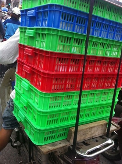 Bánh bao: Vỏ trắng hóa chất, nhân đồ ôi thiu - 4 Nhân bánh bao làm từ thức ăn thừa của các nhà hàng.