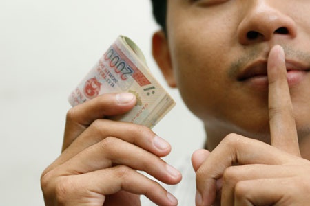 Thưởng Tết ngân hàng: “Bí mật” đến phút cuối!? - 1 Ngân hàng ... bí mật thưởng Tết (ảnh: Việt Hưng).