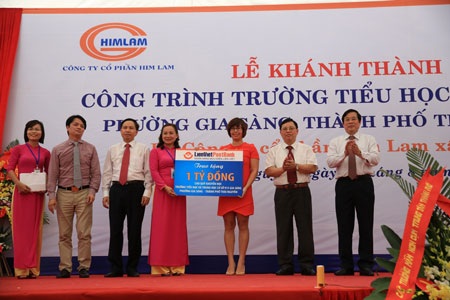 LienVietPostBank cùng cổ đông tăng cường tài trợ giáo dục