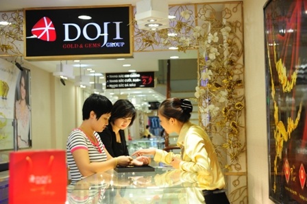 Vàng SJC vẫn đắt hơn giá thế giới trên 3,3 triệu đồng/lượng.