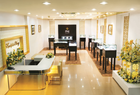 “Liệu pháp mua sắm” cho ngày cưới - 2 Tận hưởng không gian mua sắm trang sức cưới