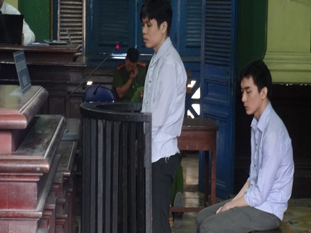 Tùng và Bảo tại tòa sơ thẩm